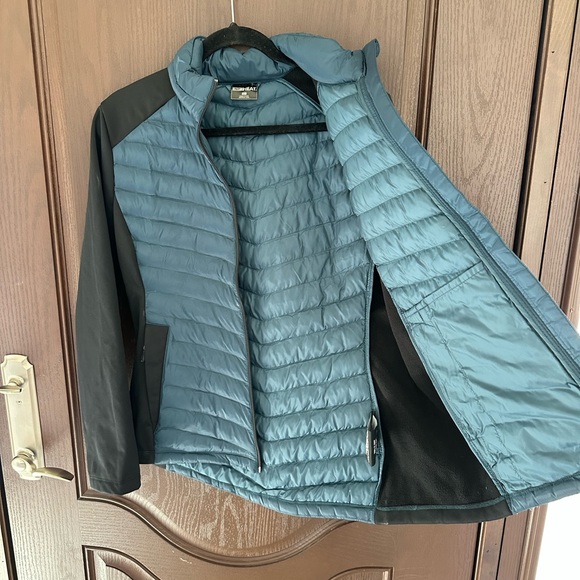 32 Degrees Heat Women’s Blue Puffer Jacket Ribbed Panel Sleeves Lightweight - Picture 3 of 7